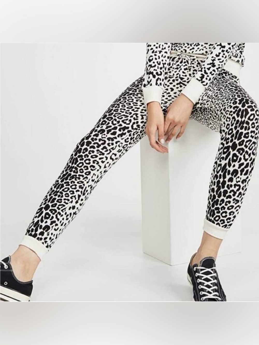 New Chaser Leopard Print Joggers Cozy Knit Drawstring Black White Size Small